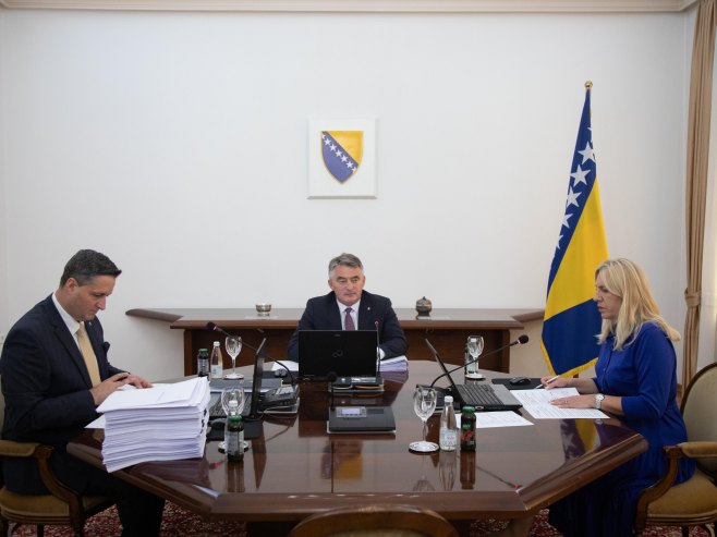 Na sjednici Predsjedništva inicijativa da se Tramp nominuje za Nobelovu nagradu za mir