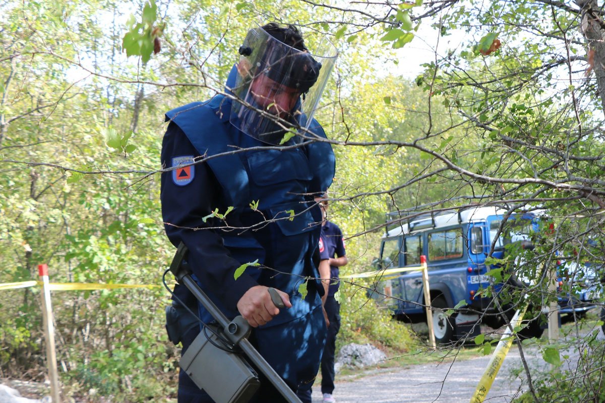 Demineri na nekadašnjoj liniji razgraničenja, čekaju ih 