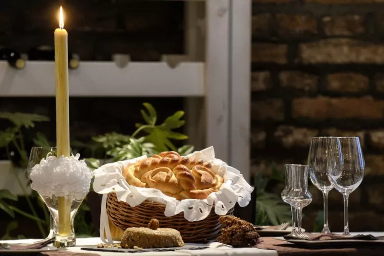 Evo šta treba ponijeti na krsnu slavu domaćinu