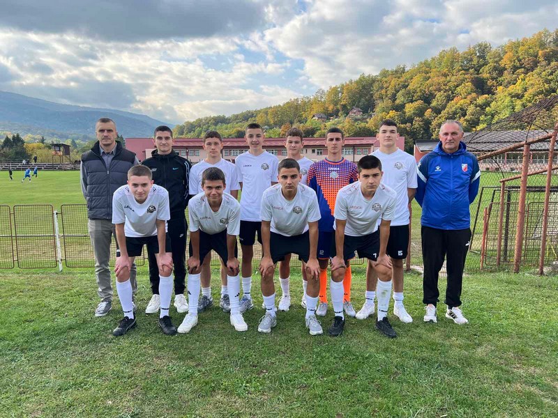 Višković donirao sportsku opremu FK “Milići 1972”: Puna podrška djeci da se bave sportom (FOTO)