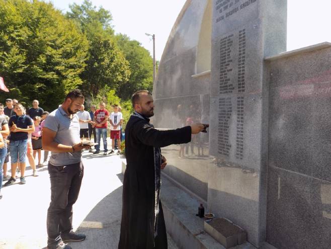 U Bratuncu parastos za 20 ubijenih Srba iz naselja Hranča
