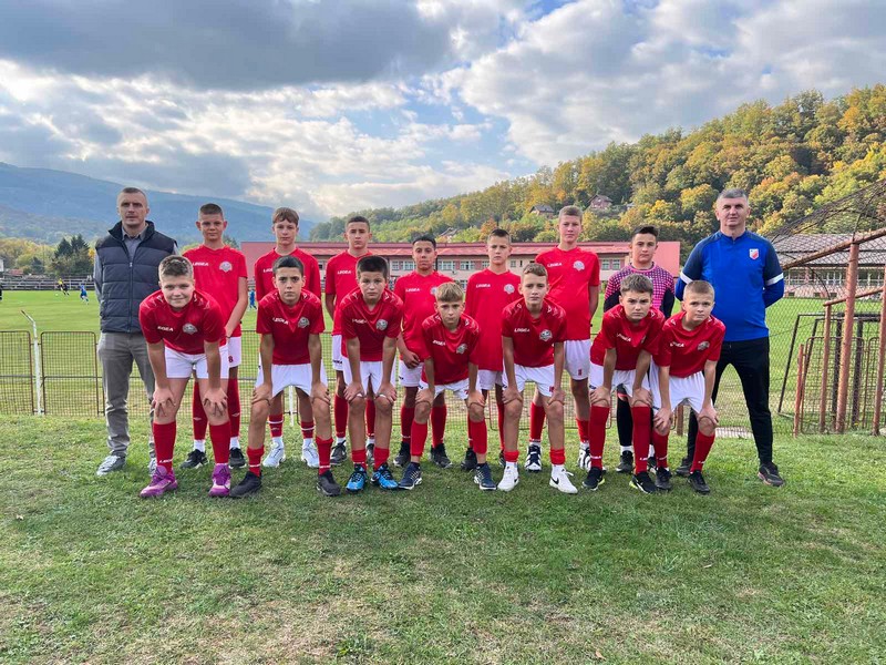 Višković donirao sportsku opremu FK “Milići 1972”: Puna podrška djeci da se bave sportom (FOTO)