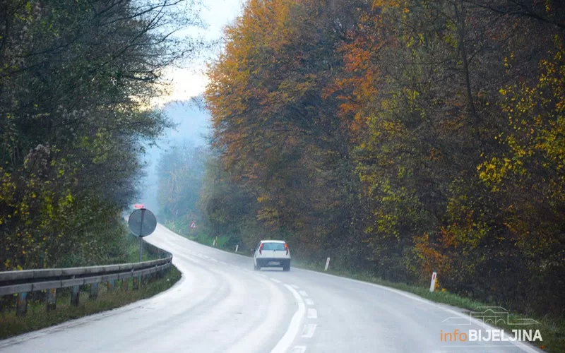 Oblačno i toplije, poslije podne kiša