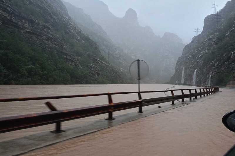 Poplave blokirale dijelove FBiH, kakvo je stanje u Srpskoj?