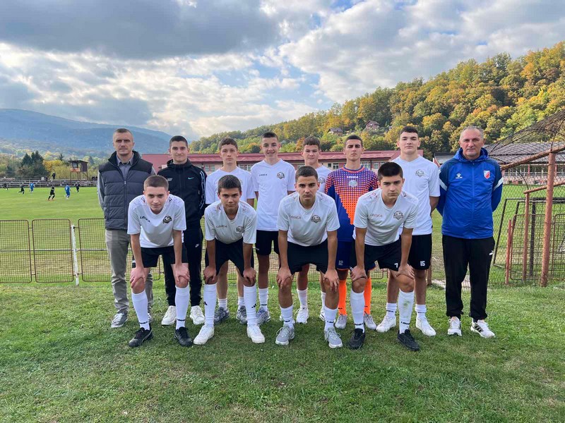 Višković donirao sportsku opremu FK “Milići 1972”: Puna podrška djeci da se bave sportom (FOTO)