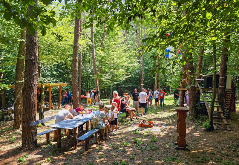 Roštiljijada okupila veliki broj Milićana, stigao i premijer Srpske (FOTO)