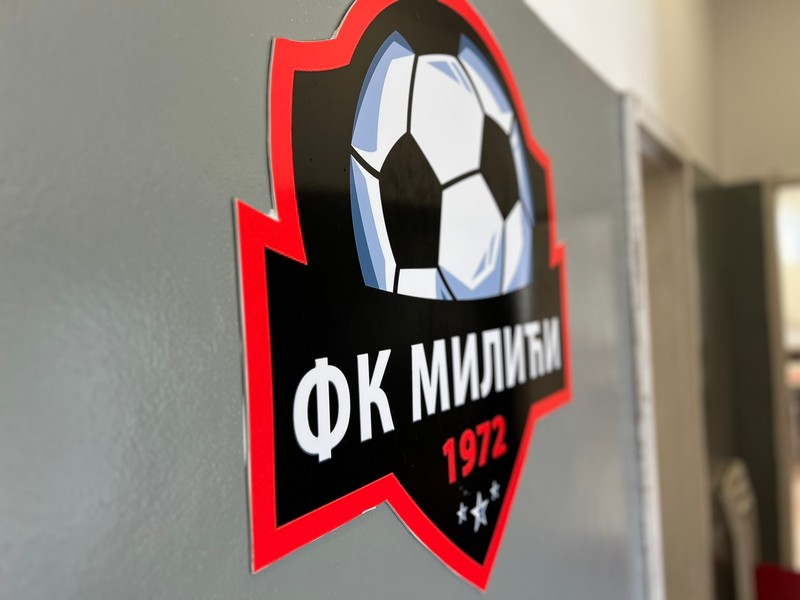 Višković donirao sportsku opremu FK “Milići 1972”: Puna podrška djeci da se bave sportom (FOTO)