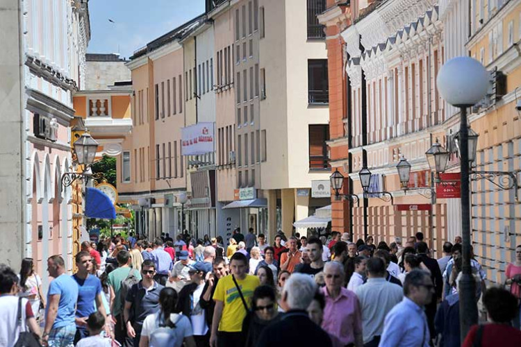 Zapadne sile i Sarajevo guraju Srpsku iz BiH