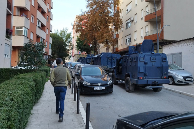 Takozvana kosovska policija vrši pretrese na sjeveru KiM (VIDEO)