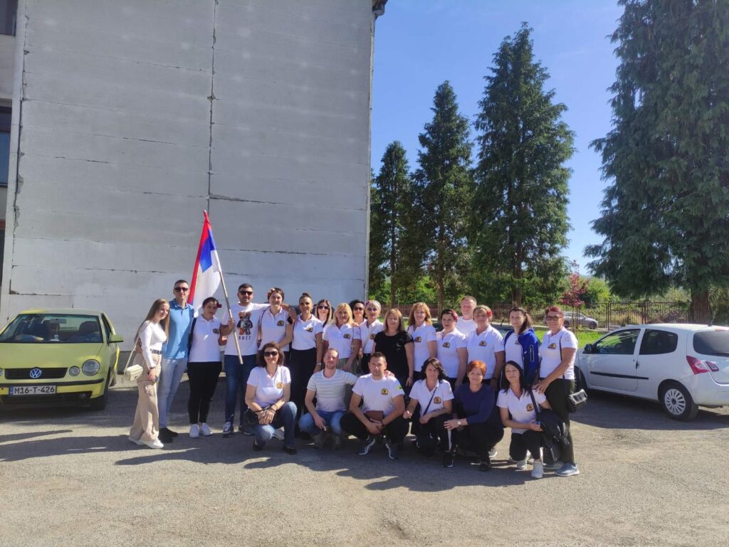 KUD "Prota Matija Popović" iz Milića nastupa na manifestaciji "U Bratuncu kraj Drine, nek' se kolo vije".