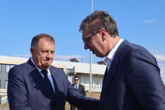 Dodik i Vučić obišli obnovljenu kasarnu u Loznici