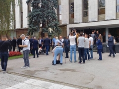 Dojava o eskplozivnoj napravi u NSRS, vrše se pregledi