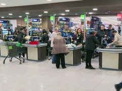 Neradna nedjelja u FBiH napunila tržne centre u Istočnom Sarajevu
