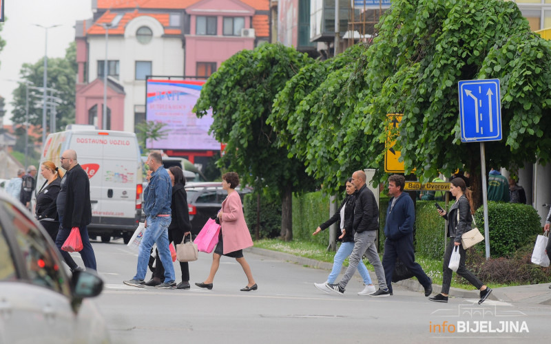 BiH druga u svijetu po rastu mjesečne zarade: Plate sve veće, građani sve siromašniji