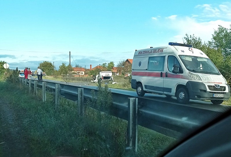 Nesreća na putu Bijeljina - Ugljevik, jedna osoba poginula (FOTO)