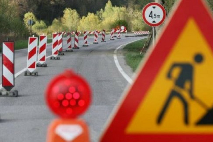 Stanje na putevima: Radovi usporavaju saobraćaj