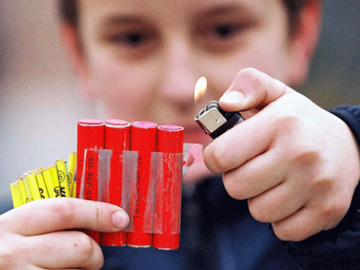 Ljekari upozoravaju na opasnost upotrebe pirotehnike: Petarde glasnije od mlaznog aviona