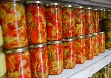 Domaća ili kupovna zimnica - šta se više isplati? (VIDEO)